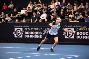 Malgré de forts maux de ventre, Ugo Humbert s&rsquo;impose avec sérieux lors de son entrée en lice à Marseille