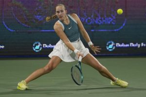 Mirra Andreeva s&rsquo;impose à Dubaï face à Clara Tauson et devient, à 17 ans, la plus jeune joueuse à remporter un WTA 1000