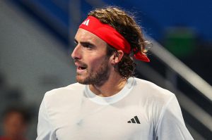 Stefanos Tsitsipas retrouve le sourire à Dubaï