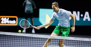 Tennis – ATP – Rotterdam : Medvedev s&rsquo;en sort en trois sets contre Wawrinka