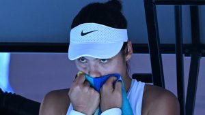 Tennis : en larmes à cause du « comportement obsessionnel » d’un spectateur, une gagnante de Grand Chelem interrompt son match