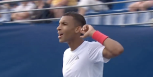 Vidéos, ATP – Dubaï > Auger-Aliassime se lâche comme jamais et chambre sévèrement Bublik et le public : « Je n&rsquo;entends plus rien, je n&rsquo;entends plus de bruit »