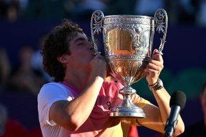 à 18 ans, le prodige João Fonseca remporte son premier tournoi ATP