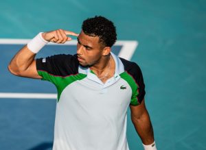 Arthur Fils élimine Zverev et se rapproche d&rsquo;un sacre historique