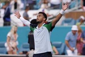 Arthur Fils renverse le numéro 2 mondial Alexander Zverev en huitièmes de finale à Miami