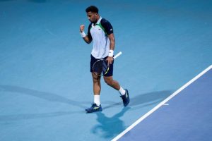 Arthur Fils s&rsquo;arrache contre Frances Tiafoe et rejoint Alexander Zverev en huitièmes de finale à Miami