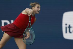Aryna Sabalenka élimine la tenante du titre Danielle Collins et rallie les quarts de finale à Miami