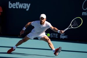 Chambrage, refus de jeu… Corentin Moutet perd ses nerfs face à Alejandro Tabilo et sort au 2e tour à Miami