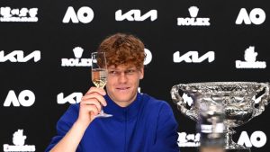 Dopage : comment Jannik Sinner parvient à rester numéro 1 du tennis mondial alors qu’il est suspendu