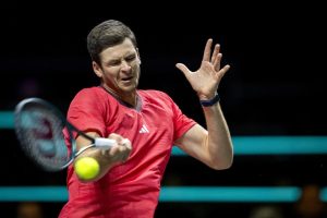 Hurkacz forfait de dernière minute à Miami en raison d’une blessure au dos