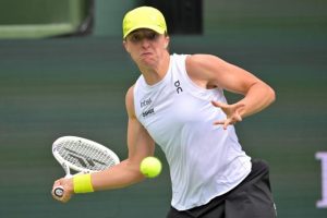 Iga Swiatek écarte Qinwen Zheng et file en demi-finales à Indian Wells