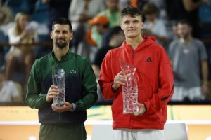 Jakub Mensik prive Novak Djokovic d&rsquo;un centième titre en remportant la finale de Miami