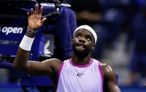 Quand Tiafoe fait semblant d’avoir encore oublié ses raquettes