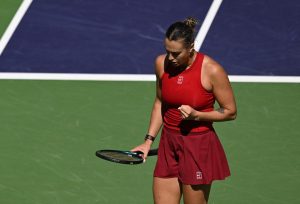 Sabalenka profite de l’abandon de Ruse pour passer en huitième de finale à Miami