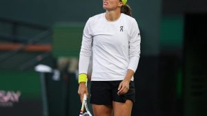 Tennis : « Quand vas-tu te réconcilier avec ta mère ? » La joueuse star Iga Swiatek violemment harcelée en plein tournoi, sa sécurité renforcée