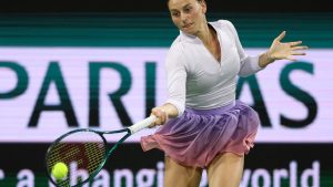 Tennis : une joueuse ukrainienne refuse de saluer son adversaire russe après l’avoir éliminée sur un service à la cuillère, fin de match lunaire à Miami