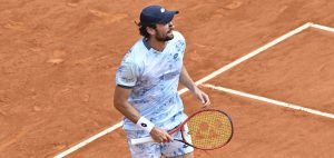 ATP – Monte Carlo > Valentin Vacherot fait briller le Rocher : « L&rsquo;anecdote, c&rsquo;est que le dernier Monégasque à avoir gagné un match ici, c&rsquo;est mon frère, qui est aussi mon entraîneur »