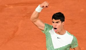 Alcaraz écarte Cerundolo et remporte le premier match de sa carrière à Monte-Carlo