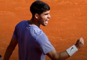 Alcaraz vient à bout de Fils dans un duel passionnant
