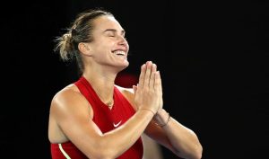 Après son triomphe à Miami, Sabalenka prend la pose avec David Beckham