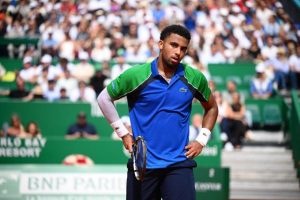 Arthur Fils cède face à Carlos Alcaraz en quarts de finale de Monte-Carlo après un gros combat