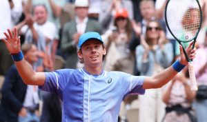 De Minaur inflige un sévère 6-0, 6-0 à Dimitrov et rejoint le dernier carré à Monte-Carlo