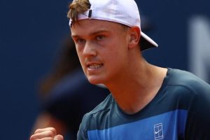 Holger Rune s&rsquo;offre Carlos Alcaraz en finale à Barcelone