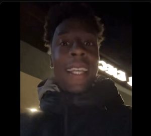Insolite, Vidéos > Gaël Monfils : « On vient d&rsquo;atterrir à Madrid et ma femme m&rsquo;a dit qu&rsquo;elle a pris un Uber XL, je vous laisse juger »