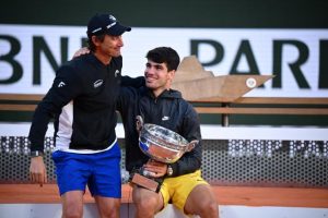 Juan Carlos Ferrero sur Carlos Alcaraz : « Je ne sais pas si c&rsquo;est comme ça qu&rsquo;on devient le meilleur joueur de l&rsquo;histoire »