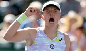 Menée 6-0, Swiatek s’impose contre Keys en quart de finale de Madrid