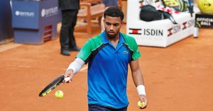 Tennis – ATP – Barcelone : Fils profite de l&rsquo;abandon de Tsitsipas et rejoint Alcaraz en demi-finales