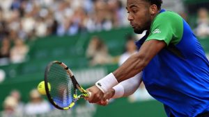 Tennis : à quelle heure et sur quelle chaîne suivre le choc entre Fils et Alcaraz en demi-finale de l’Open de Barcelone