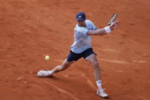 Touché au dos, Benjamin Bonzi abandonne face à Taylor Fritz au troisième tour du Masters 1000 de Madrid