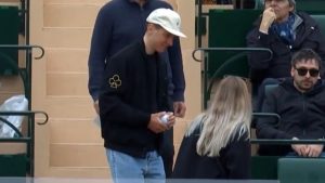 VIDEO. Tadej Pogacar : « Installez-vous rapidement ! » Le cycliste star conspué au tournoi de tennis de Monte Carlo et recadré par une arbitre