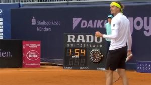 « Vas-y, sale frappeur de femmes »: Alexander Zverev se fait incendier par un fan en pleine rencontre