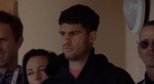 Vidéos, ATP – Monte Carlo > Carlos Alcaraz très attentif devant la démonstration d&rsquo;Arthur Fils, qu&rsquo;il pourrait retrouver en quarts
