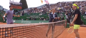 Vidéos, ATP – Monte Carlo > Davidovich Fokina à l&rsquo;arbitre avant la demi-finale contre Alcaraz : « Je ne veux pas prendre de photo avec lui »