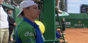 Vidéos, ATP – Monte Carlo > Ugo Humbert (se parlant à lui-même sur sa chaise) : « Allez, je suis avec toi, man. C&rsquo;est fort mec ce que tu fais. Je suis fier de toi, je suis très très fier de toi »