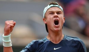 À deux points de la défaite, Rune renverse Halys et se hisse en huitièmes de finale à Roland-Garros