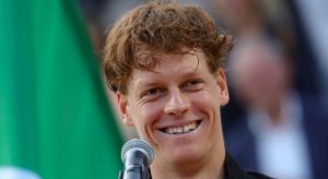 ATP – Rome > L&rsquo;humour ravageur de Sinner après sa défaite contre Alcaraz : « Un grand merci à mon frère qui, au lieu d&rsquo;être ici, est à Imola pour regarder la Formule 1 »