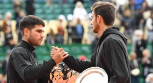 ATP – Rome > Lorenzo Musetti, après sa défaite contre Alcaraz : « Carlos est un phénomène qui a été trop critiqué bêtement. Il suffit de regarder les résultats. Il n&rsquo;y a pas grand-chose à critiquer »
