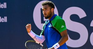 ATP – Doha > Arthur Fils qui va défier Alcaraz : « J&rsquo;ai mes forces, j&rsquo;ai mes faiblesses. Il a ses forces et ses faiblesses. Je n&rsquo;ai pas de pression. Je n&rsquo;ai pas joué depuis huit mois. Je me retrouve face au numéro un mondial…. Moi, j’adore »