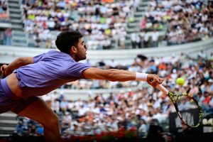 Alcaraz se fait peur à Rome, Paolini dans le dernier carré
