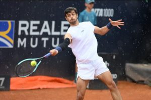 Après 2h50 d&rsquo;interruption juste avant la balle de match, Musetti sort Medvedev et rejoint les quarts de finale du Masters 1000 de Rome