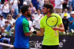 Arthur Fils – Stefanos Tsitsipas, une discussion tendue mais correcte à la fin de leur duel à Rome