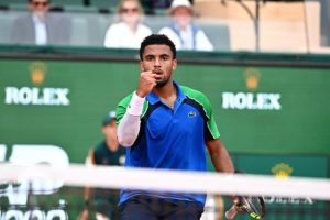 Arthur Fils écarte facilement Tallon Griekspoor pour son entrée en lice au Masters 1000 de Rome