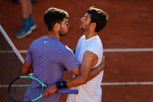 Carlos Alcaraz franchit l&rsquo;obstacle Lorenzo Musetti en demi-finales à Rome