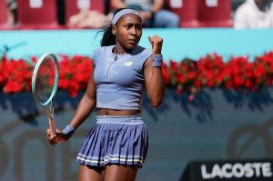 Coco Gauff roule sur la tenante du titre Iga Swiatek