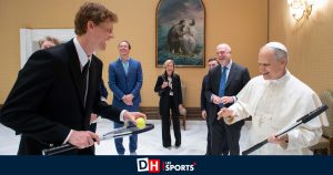 « Du moment que ça n&rsquo;est pas Sinner » : le pape Léon XIV reçoit une raquette de l&rsquo;Italien et aimerait participer à un tournoi de charité