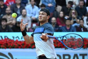 Entrée en lice solide pour Draper à Rome